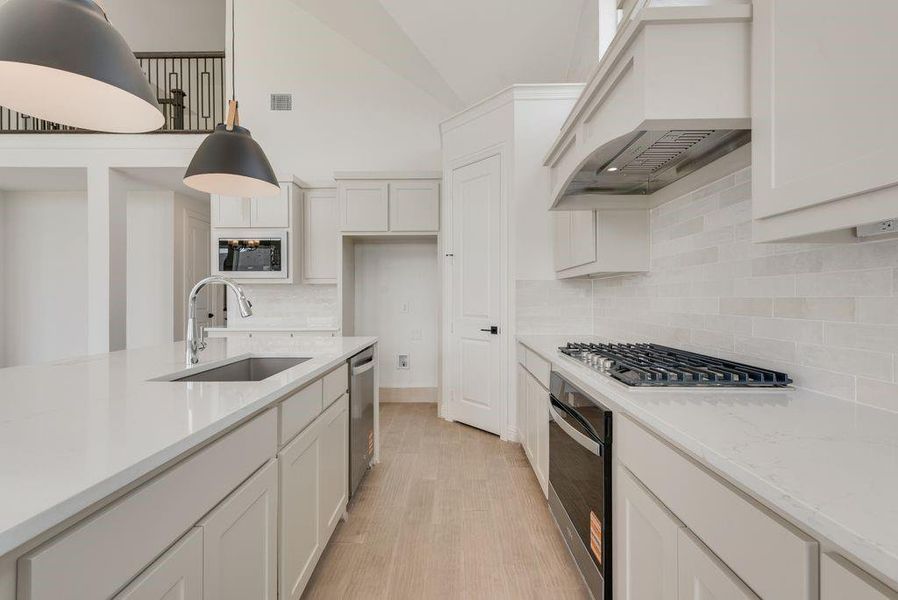 Furnished interior view inside a new home in Prairie Ridge, Venus (Image 4).