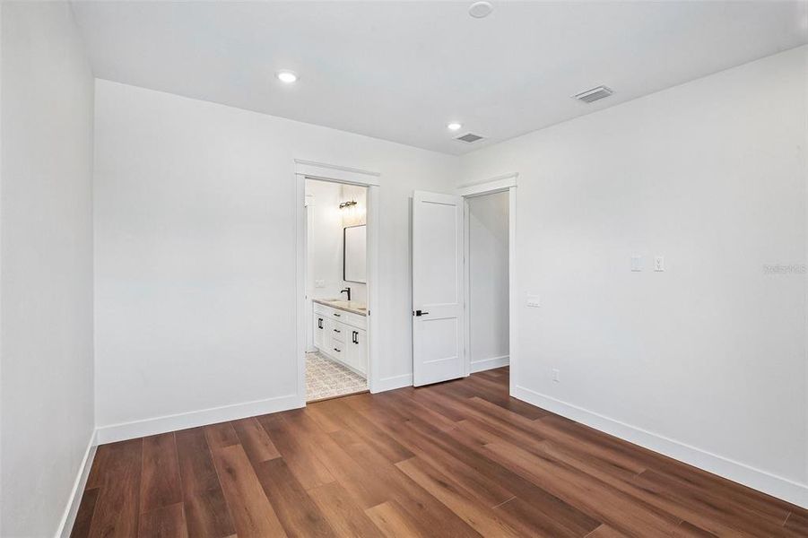 Spacious, unfurnished interior of a new home in , St. Petersburg (Image 22). Spacious, unfurnished interior of a new home in , St. Petersburg (Image 22).