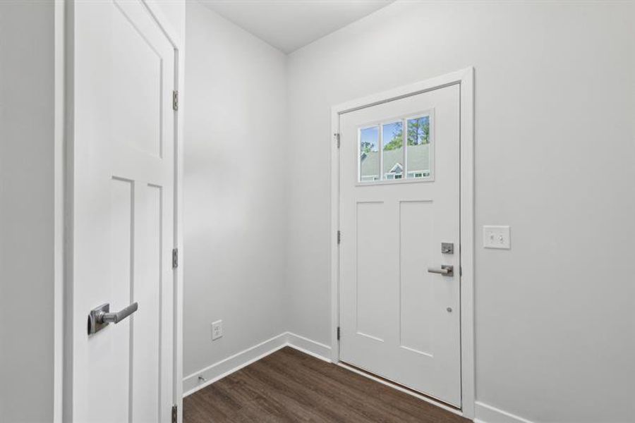 Spacious, unfurnished interior of a new home in Crescent Cove, Summerville (Image 6).