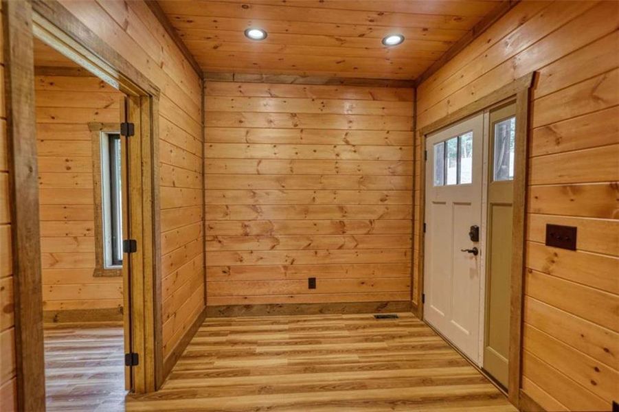 Spacious, unfurnished interior of a new home in , Blue Ridge (Image 54).