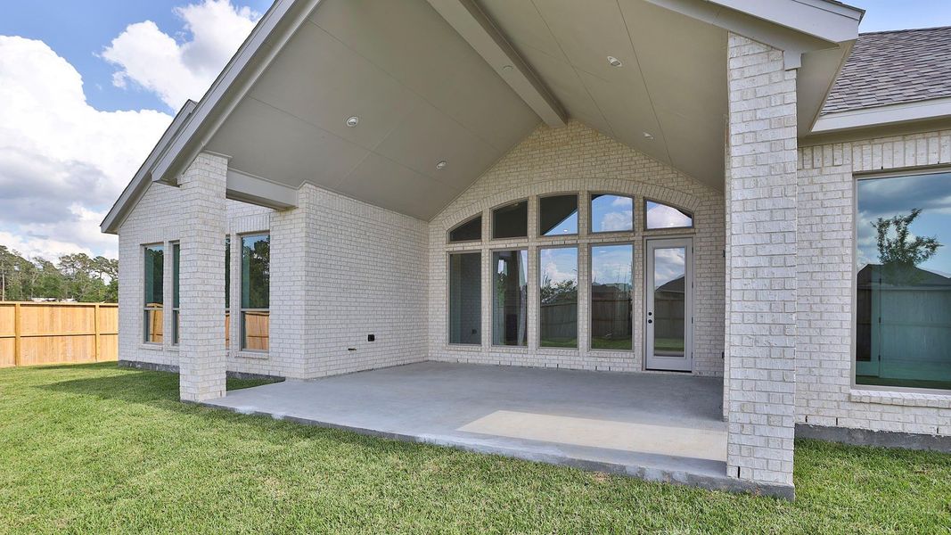Exterior details and patio area of a home in Escondido, Magnolia (Image 3).