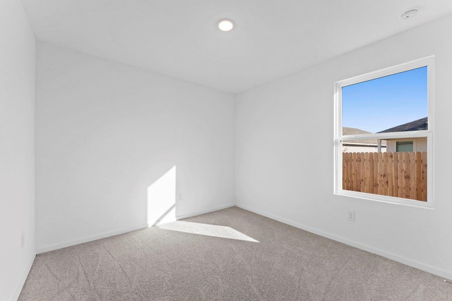 Spacious, unfurnished interior of a new home in Friendship Oaks, Fredericksburg (Image 13).