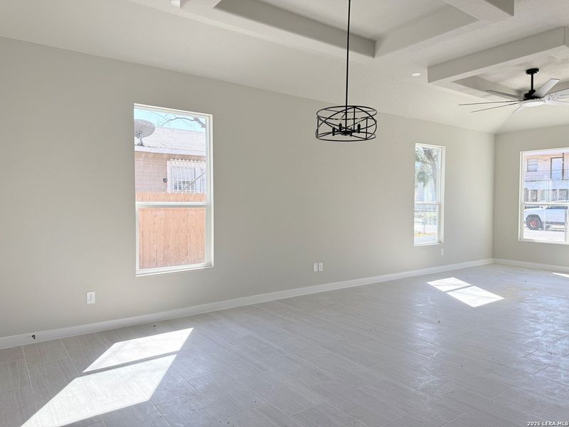 Spacious, unfurnished interior of a new home in , San Antonio (Image 28).