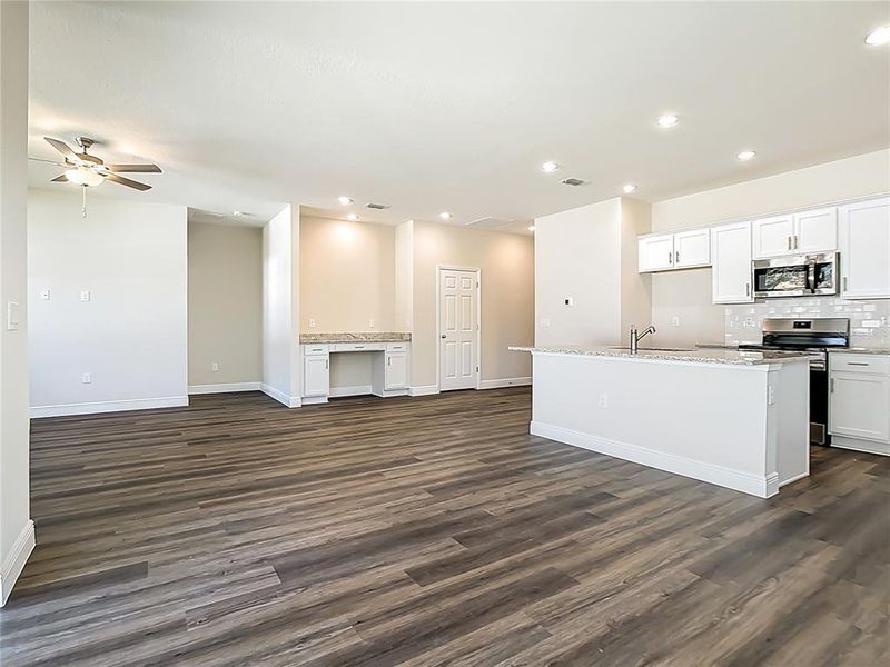 Spacious, unfurnished interior of a new home in , North Port (Image 14). Spacious, unfurnished interior of a new home in , North Port (Image 14).