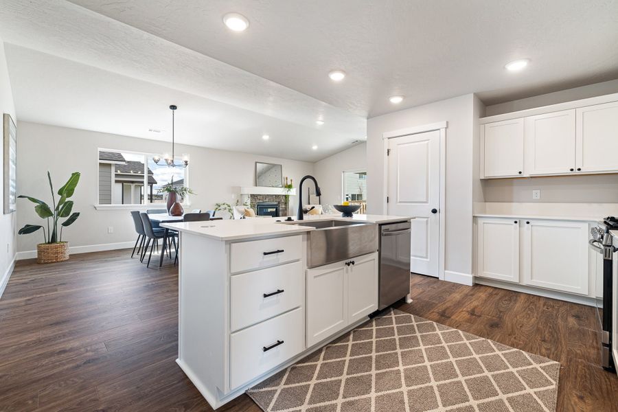 Representative furnished interior of a home built from the McKenzie by MonteVista Homes in Feather Ridge, Redmond (Image 26). Representative furnished interior of a home built from the McKenzie by MonteVista Homes in Feather Ridge, Redmond (Image 26).