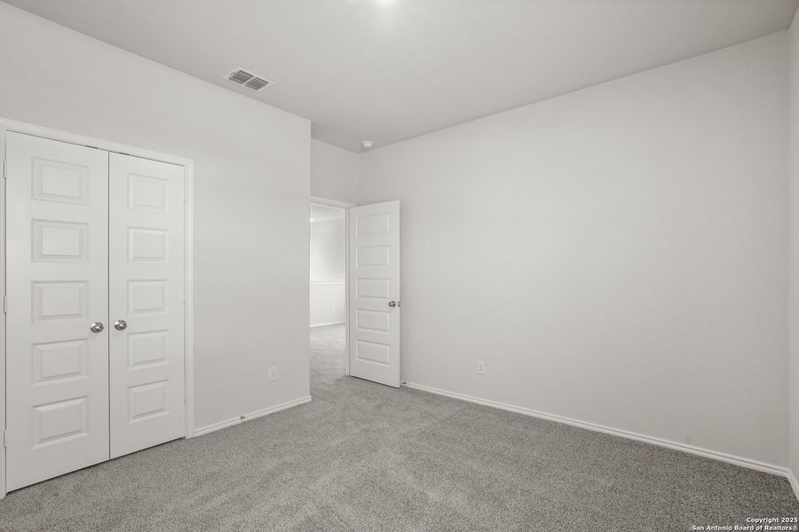 Spacious, unfurnished interior of a new home in Blue Ridge Ranch, San Antonio (Image 8). Spacious, unfurnished interior of a new home in Blue Ridge Ranch, San Antonio (Image 8).