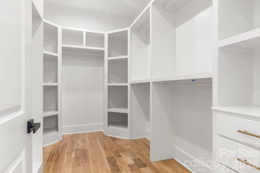 Spacious, unfurnished interior of a new home in , Charlotte (Image 21).