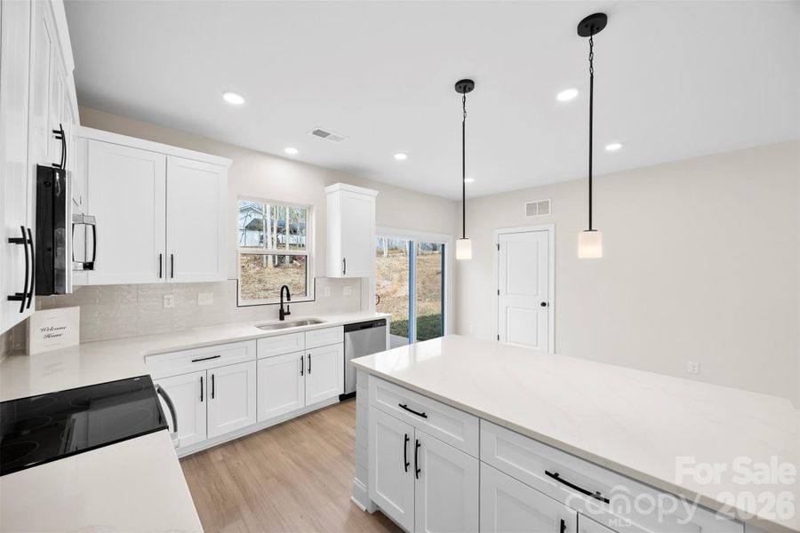 Furnished interior view inside a new home in , Kings Mountain (Image 7).