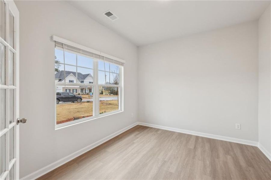 Spacious, unfurnished interior of a new home in Stephen's Landing, Loganville (Image 31).