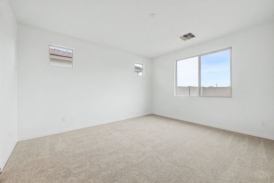Spacious, unfurnished interior of a new home in Bella Vista Farms, San Tan Valley (Image 11).