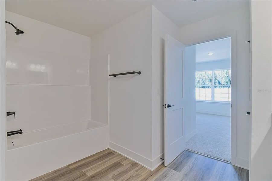 Spacious, unfurnished interior of a new home in Briarwood, Alachua (Image 18).