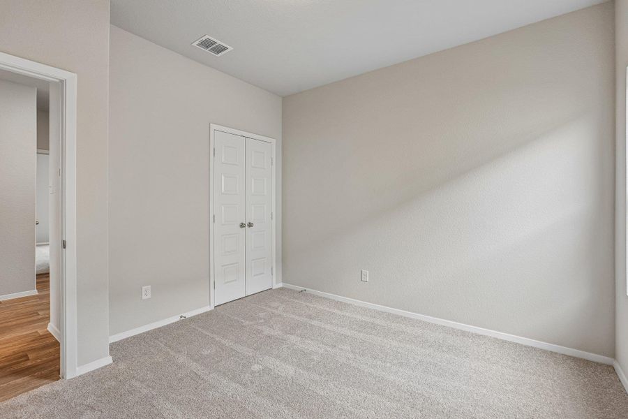Spacious, unfurnished interior of a new home in Cloverleaf, Austin (Image 33). Spacious, unfurnished interior of a new home in Cloverleaf, Austin (Image 33).