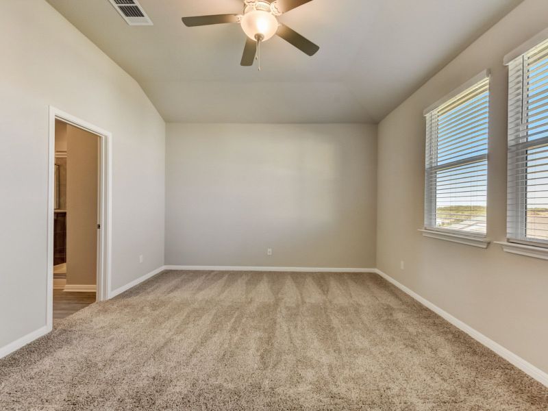 Spacious, unfurnished interior of a new home in Big Sky Ranch - Executive Collection, Dripping Springs (Image 8).