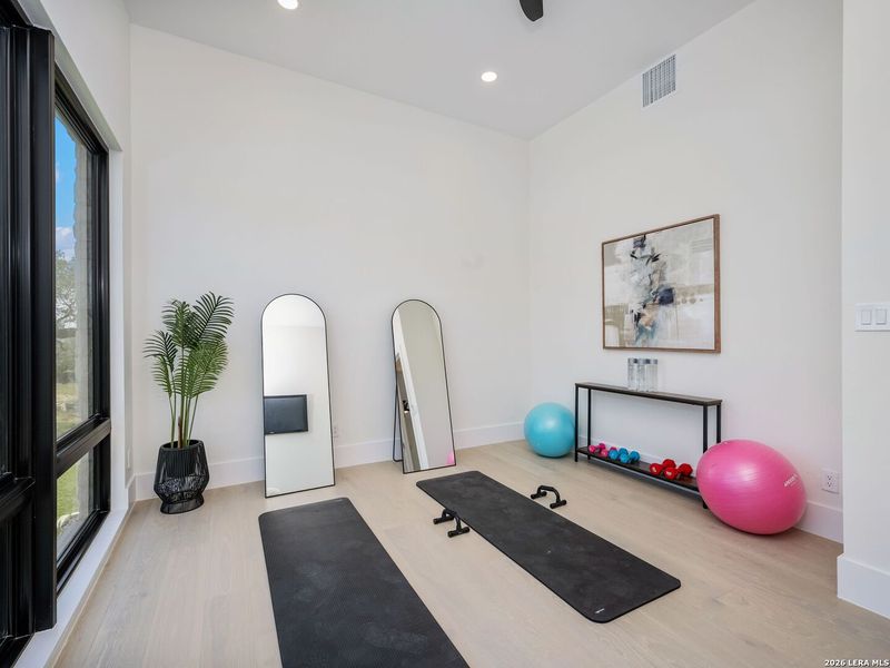 Furnished interior view inside a new home in , Boerne (Image 9).