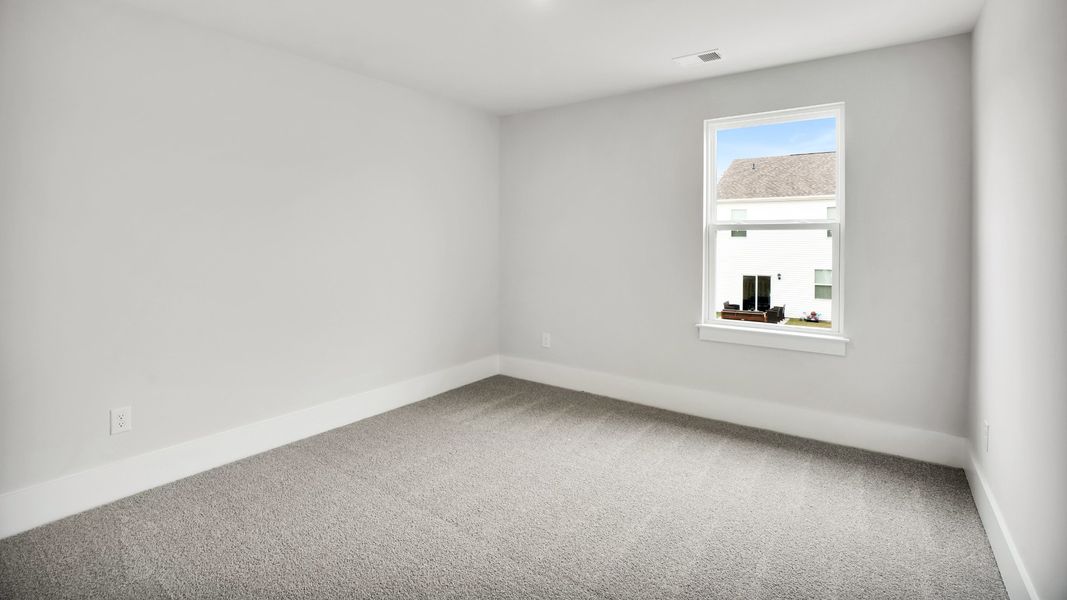 Spacious, unfurnished interior of a new home in Bella Point, Bolivia (Image 26).
