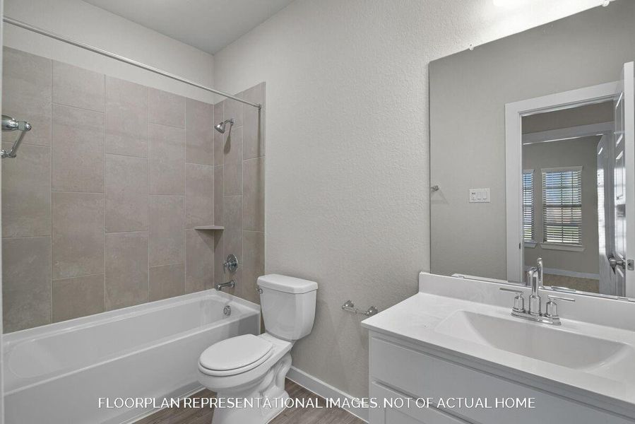 Furnished interior view inside a new home in Lago Mar, Santa Fe (Image 9). Furnished interior view inside a new home in Lago Mar, Santa Fe (Image 9).