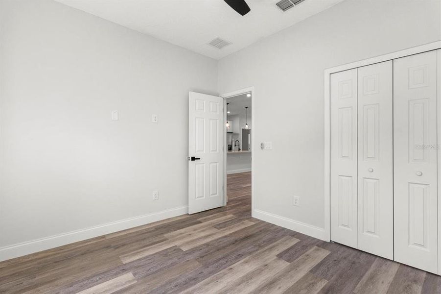 Spacious, unfurnished interior of a new home in , Citrus Springs (Image 27).