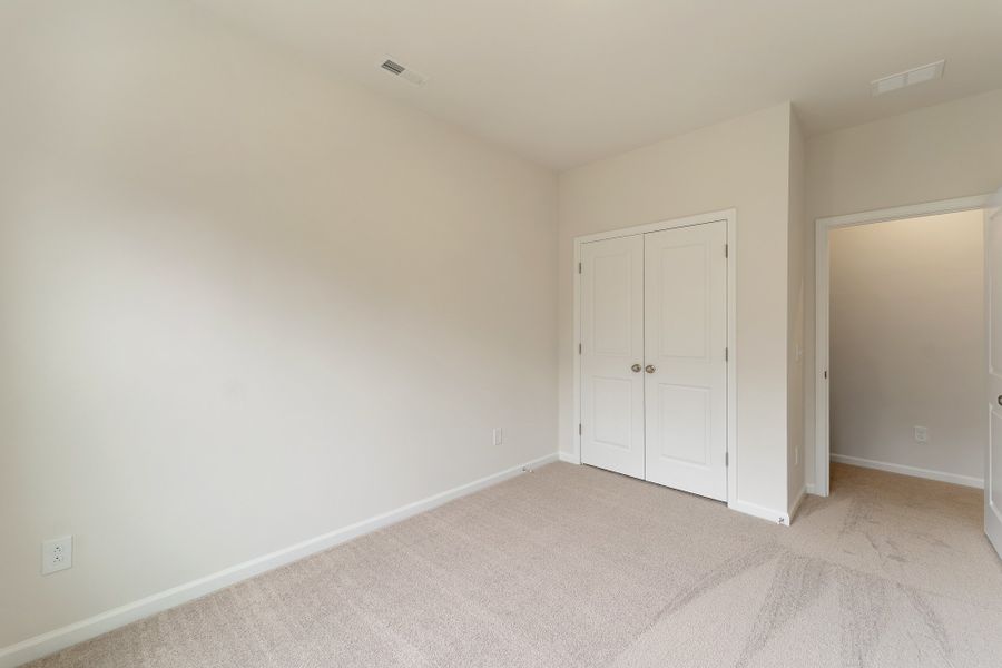Spacious, unfurnished interior of a new home in Edwards Station, Taylors (Image 27).