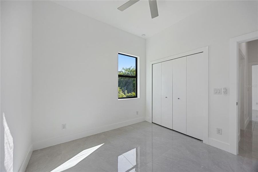 Spacious, unfurnished interior of a new home in , Rotonda West (Image 31).