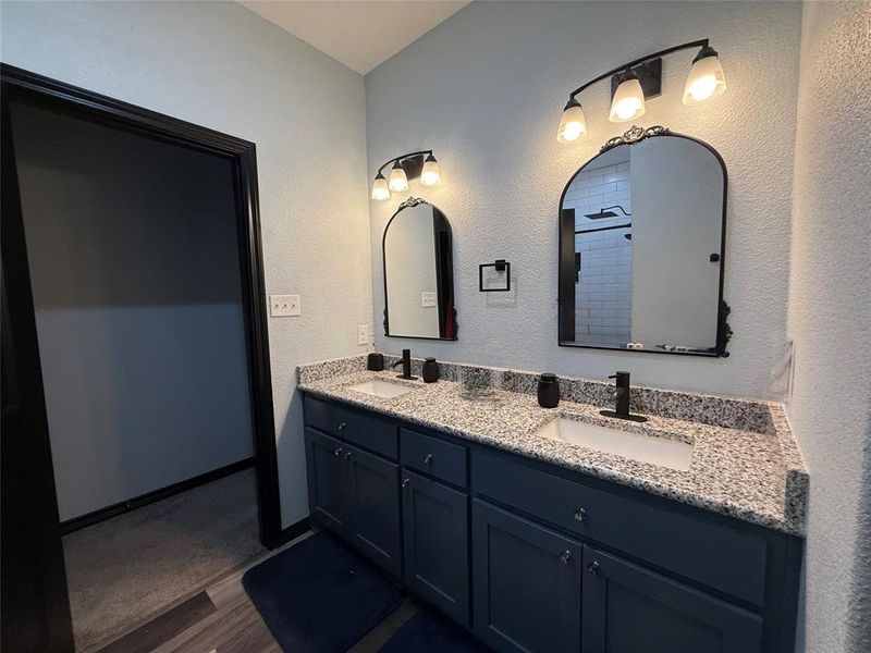 Primary Bath - dual sinks