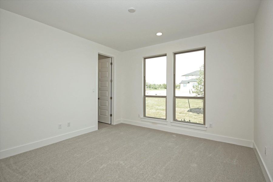Spacious, unfurnished interior of a new home in Scofield Farms Estates, Georgetown (Image 25).