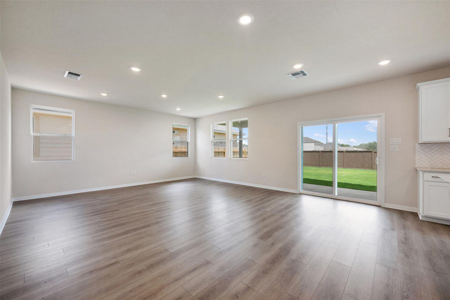 Representative images and renderings are for illustrative purposes. Actual structural options and design finishes of home may vary.