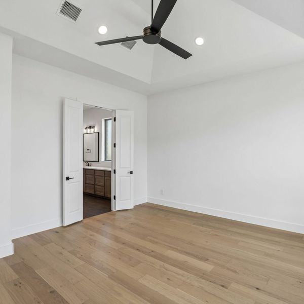 Spacious, unfurnished interior of a new home in The Parks at Wilson Creek, Celina (Image 60).
