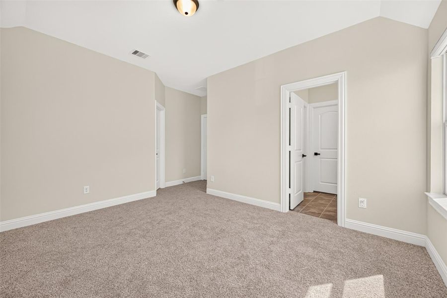 Spacious, unfurnished interior of a new home in , Katy (Image 22).