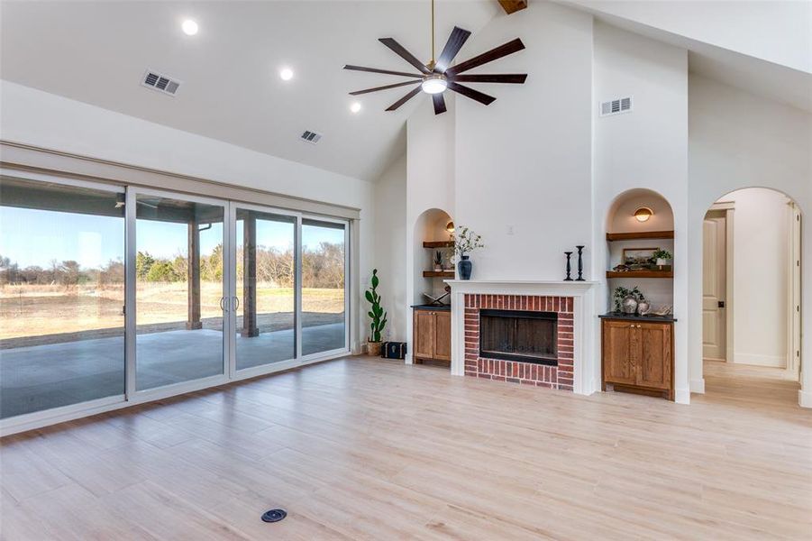 Spacious, unfurnished interior of a new home in , Waxahachie (Image 23).