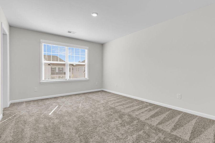 Spacious, unfurnished interior of a new home in , Summerville (Image 21).