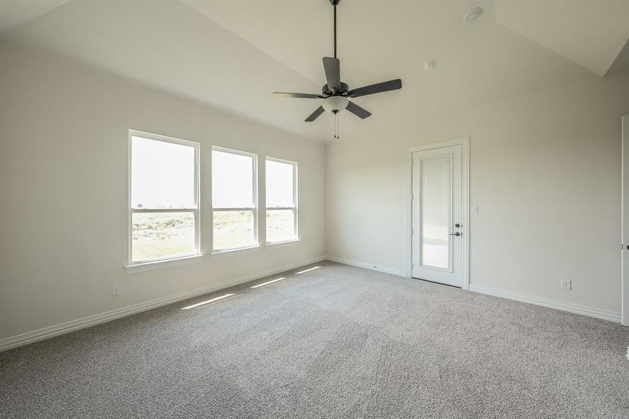 Spacious, unfurnished interior of a new home in Matthews Farms, Venus (Image 35).