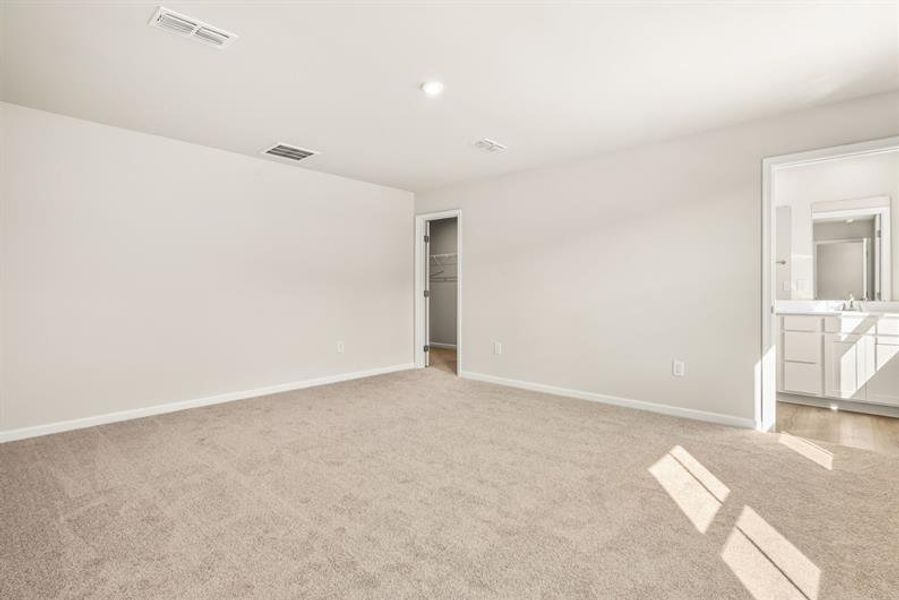 Spacious, unfurnished interior of a new home in Brookshire, Sanford (Image 16).