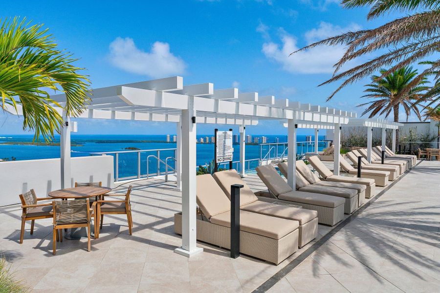 074-220LakeShoreDr-1219-WestPalmBeach-SM