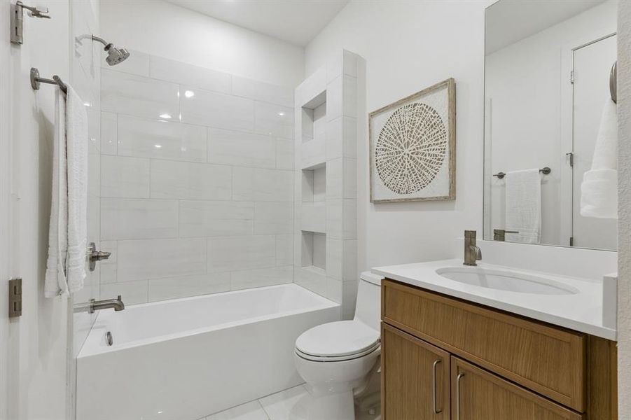 Furnished interior view inside a new home in , Dallas (Image 13).