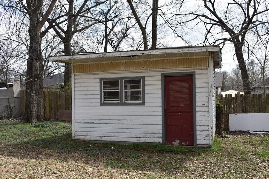 Front exterior of a new home in , Paris, TX, highlighting curb appeal (Image 2). Front exterior of a new home in , Paris, TX, highlighting curb appeal (Image 2).
