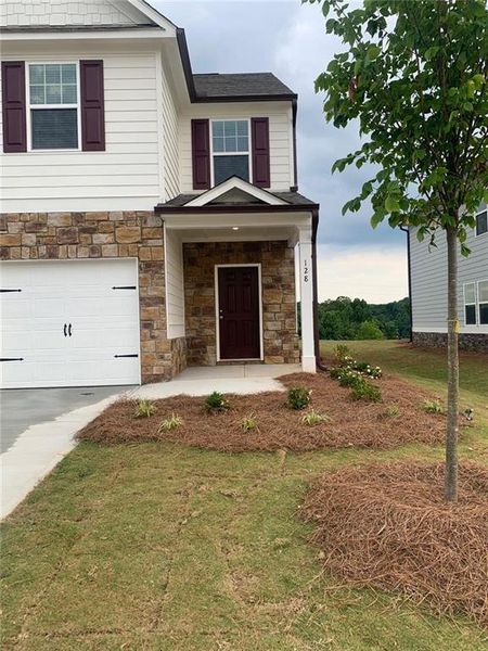 Exterior details and patio area of a home in , Dawsonville (Image 3).