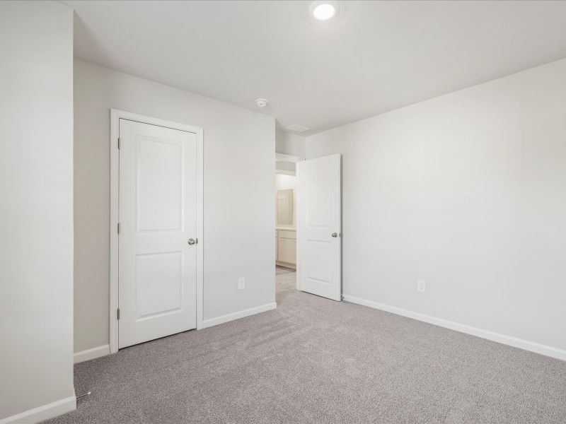 Spacious, unfurnished interior of a new home in Pleasant Brook, Piedmont (Image 22).