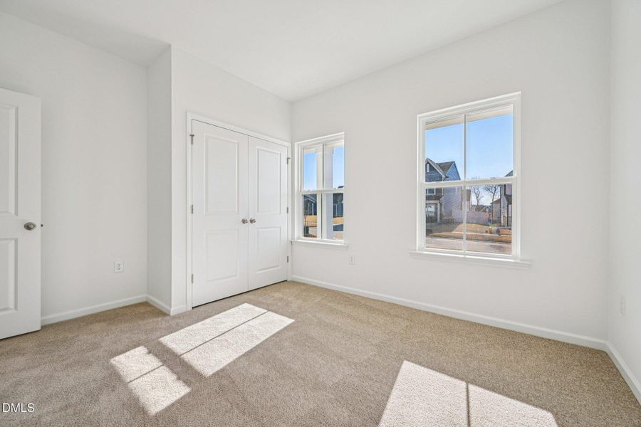 18-web-or-mls-W Crescent Mills Blvd-S311