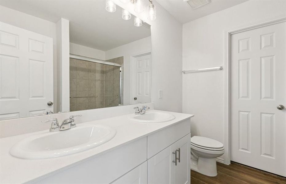 *Model representation. Some features and options may differ - Owner's private bath with double vanity