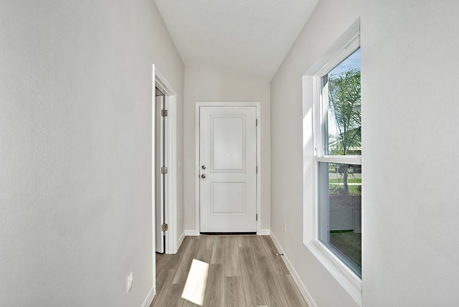 Spacious, unfurnished interior of a new home in Davis Landing, Wimauma (Image 12).