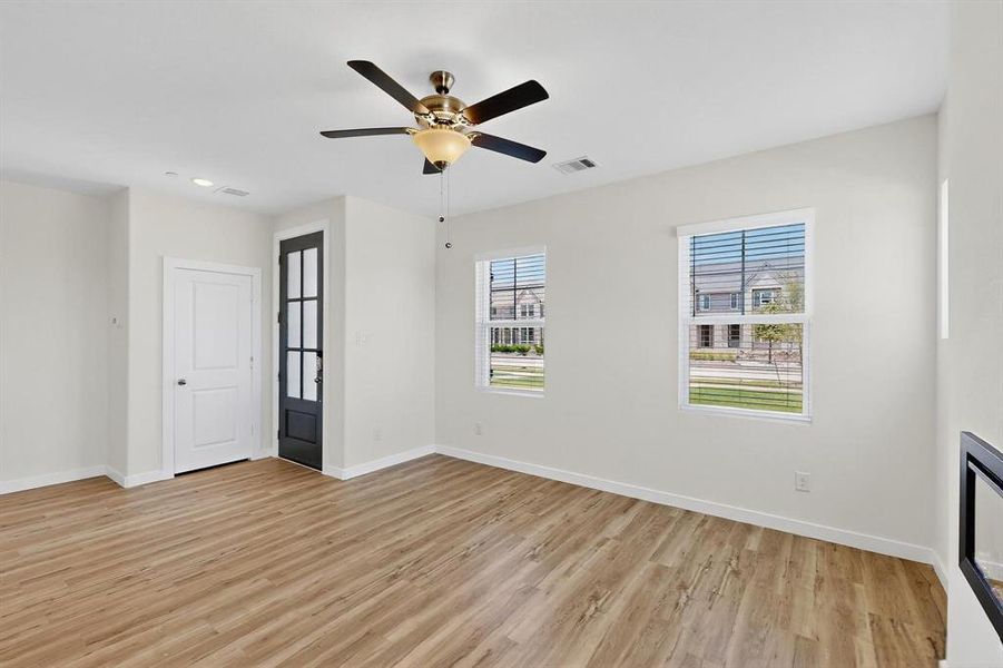 Spacious, unfurnished interior of a new home in , Mesquite (Image 20).