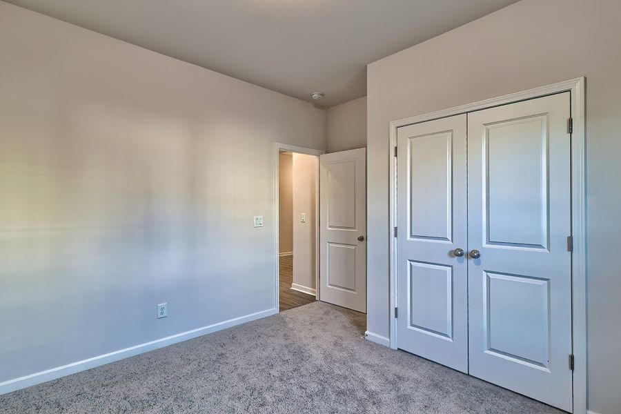 Spacious, unfurnished interior of a new home in Emanuel Creek, West Columbia (Image 18).