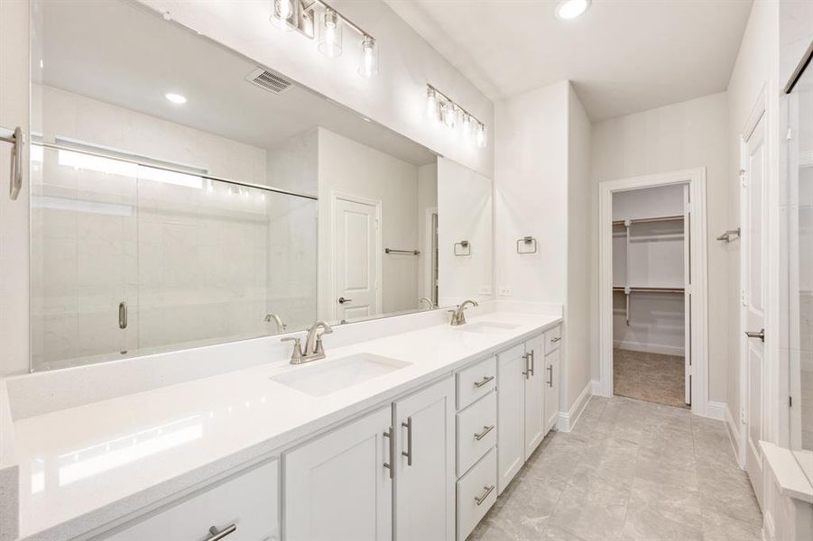 Furnished interior view inside a new home in Terracina, Rockwall (Image 8).