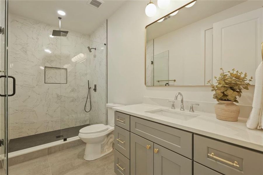 Furnished interior view inside a new home in , Grayson (Image 31).