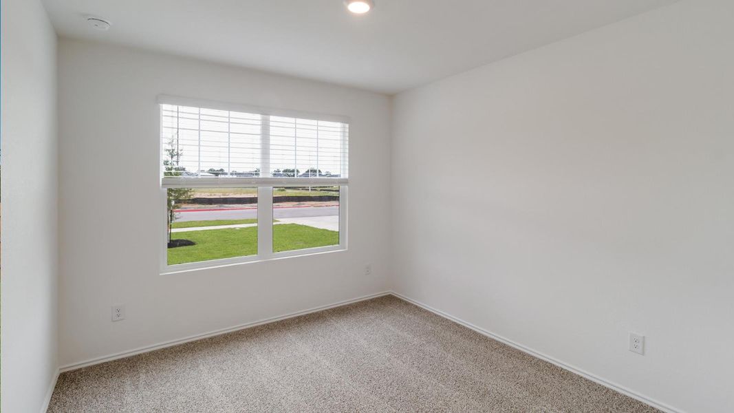 Spacious, unfurnished interior of a new home in Valverde, Bastrop (Image 11).