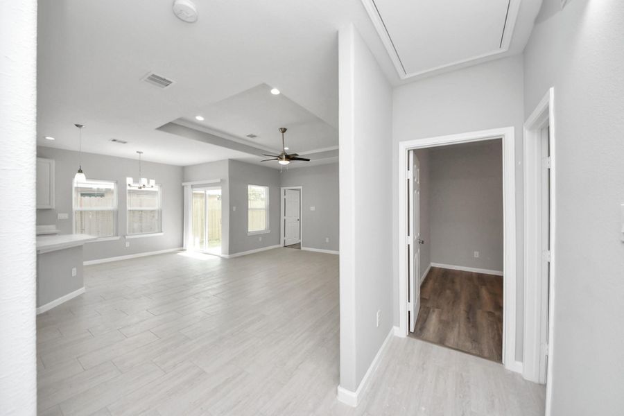 Spacious, unfurnished interior of a new home in , Houston (Image 30).