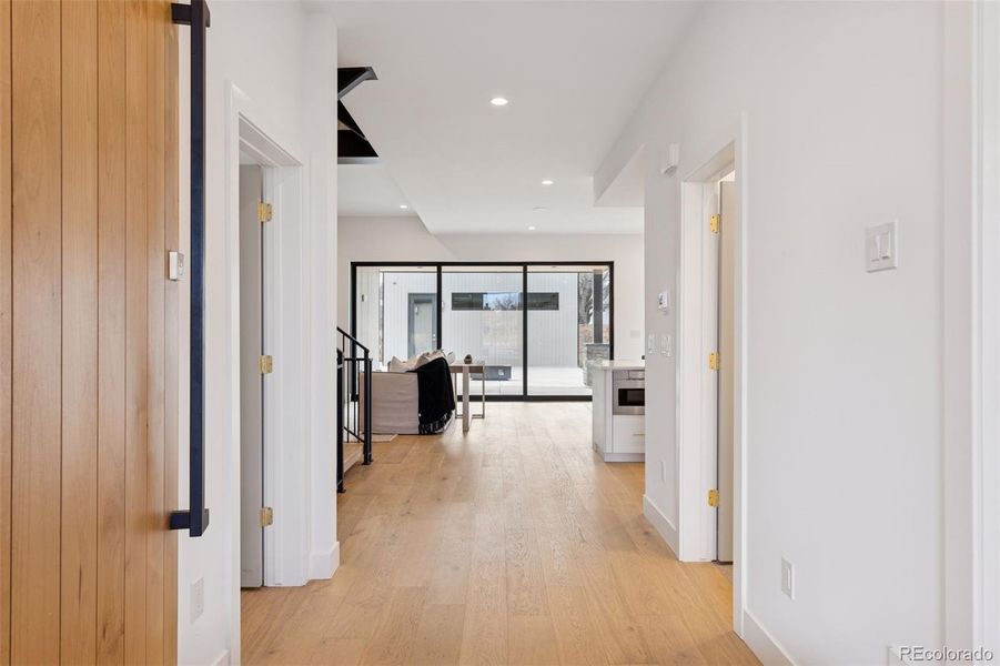 Spacious, unfurnished interior of a new home in , Boulder (Image 23).