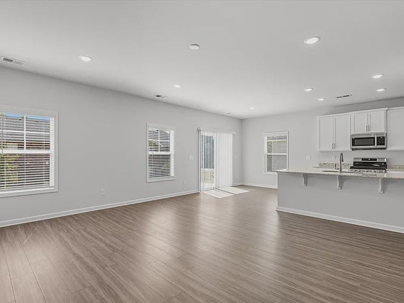 Spacious, unfurnished interior of a new home in Portrait Hills, Aiken (Image 15).