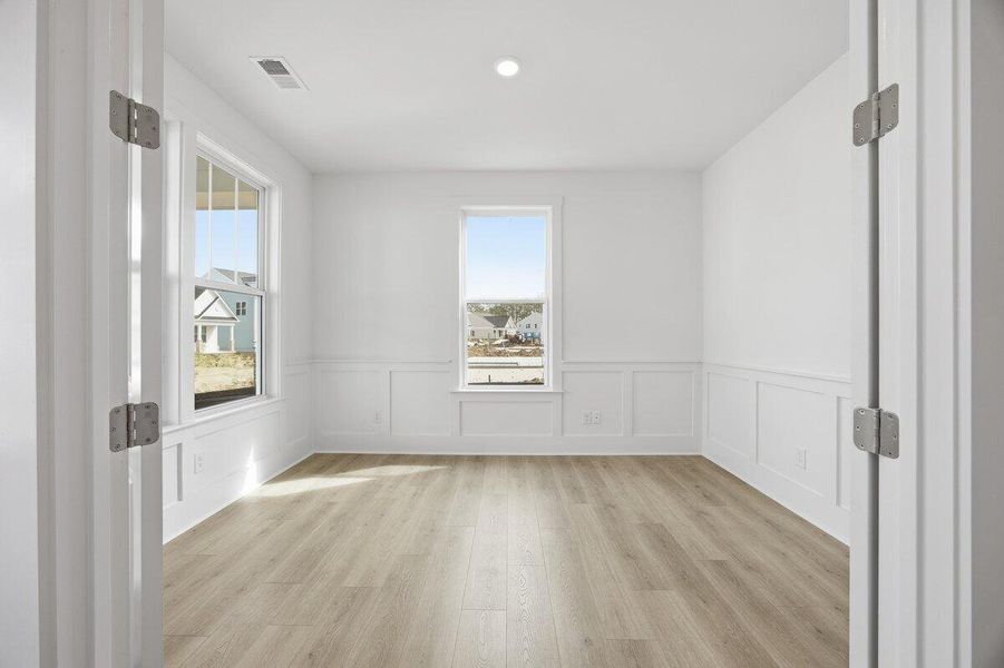 Spacious, unfurnished interior of a new home in Homecoming, Ravenel (Image 7).