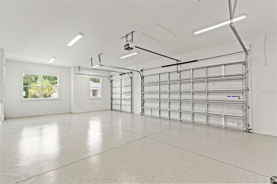 Spacious, unfurnished interior of a new home in Southern Hills Plantation, Brooksville (Image 39).